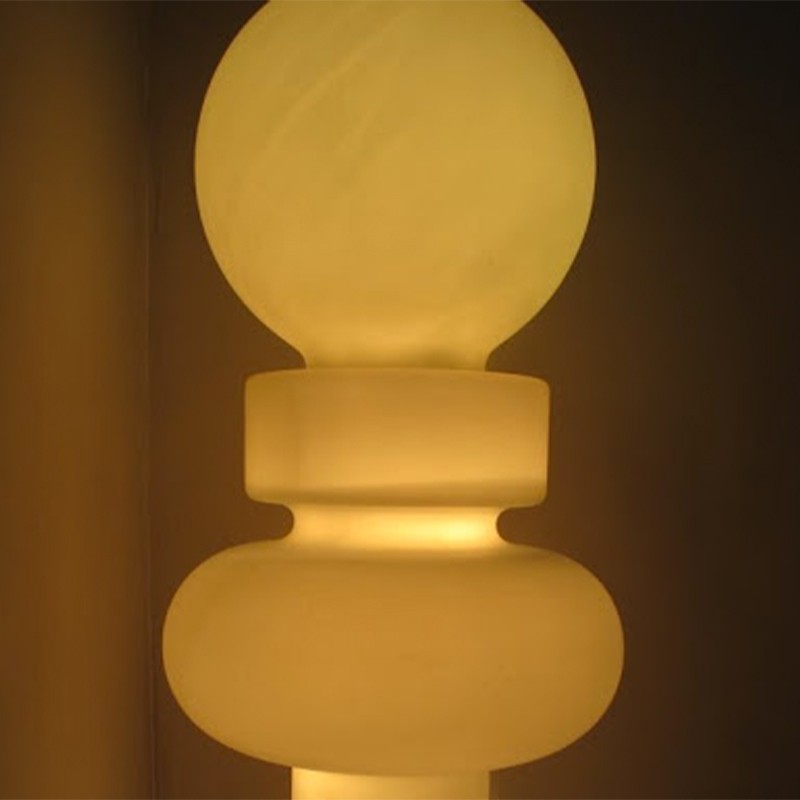 https://objectstorage.ap-seoul-1.oraclecloud.com/n/cnk6gaix2gpw/b/loqoqo-conv/o/fontana-arte/fontana-arte-re-dimmable-led-table-lamp-in-white-glass/30175.jpg