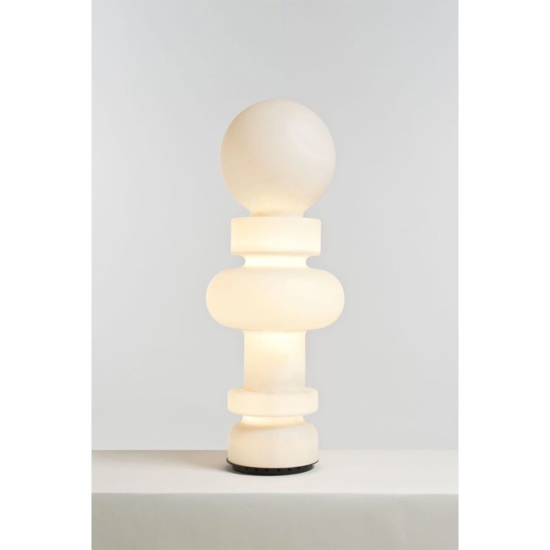 https://objectstorage.ap-seoul-1.oraclecloud.com/n/cnk6gaix2gpw/b/loqoqo-conv/o/fontana-arte/fontana-arte-re-dimmable-led-table-lamp-in-white-glass/30178.jpg