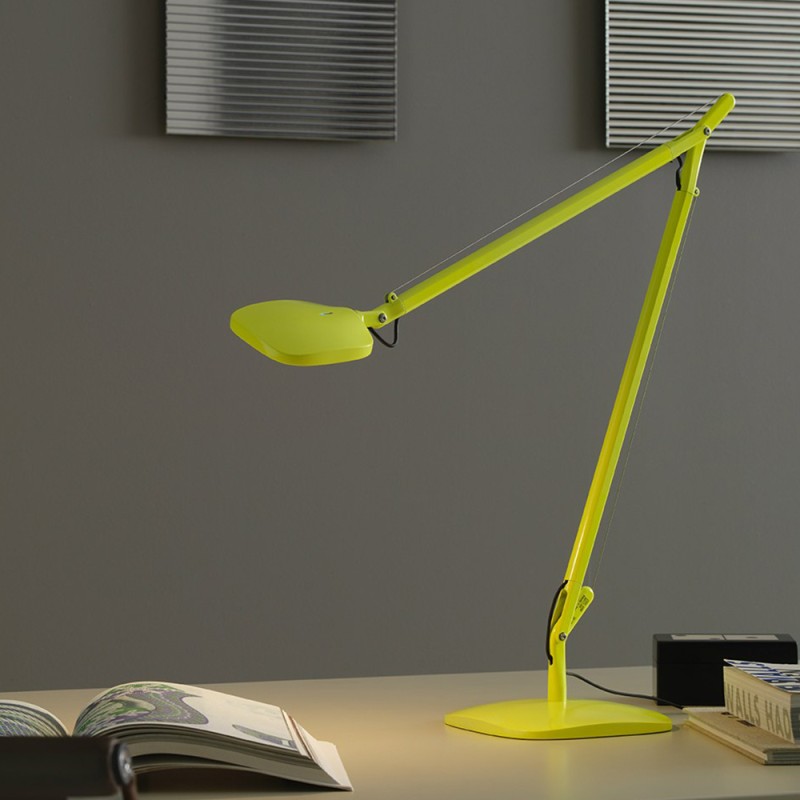 https://objectstorage.ap-seoul-1.oraclecloud.com/n/cnk6gaix2gpw/b/loqoqo-conv/o/fontana-arte/fontana-arte-volee-medium-led-dimmable-table-lamp-with-sensor/65348.jpg