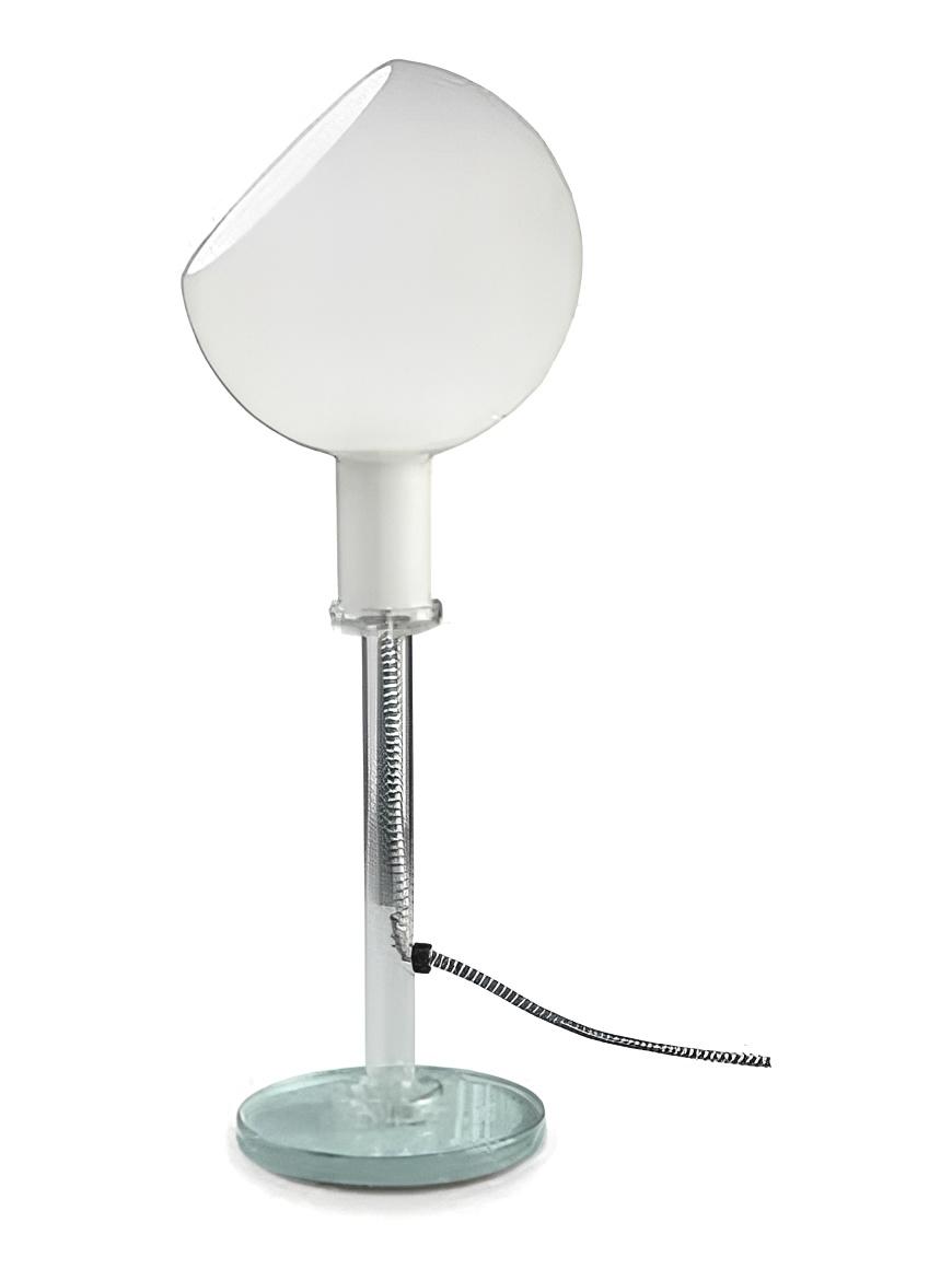 https://objectstorage.ap-seoul-1.oraclecloud.com/n/cnk6gaix2gpw/b/loqoqo-conv/o/fontana-arte/parola-40-th-anniversary-table-lamp/40thparola1111.jpg
