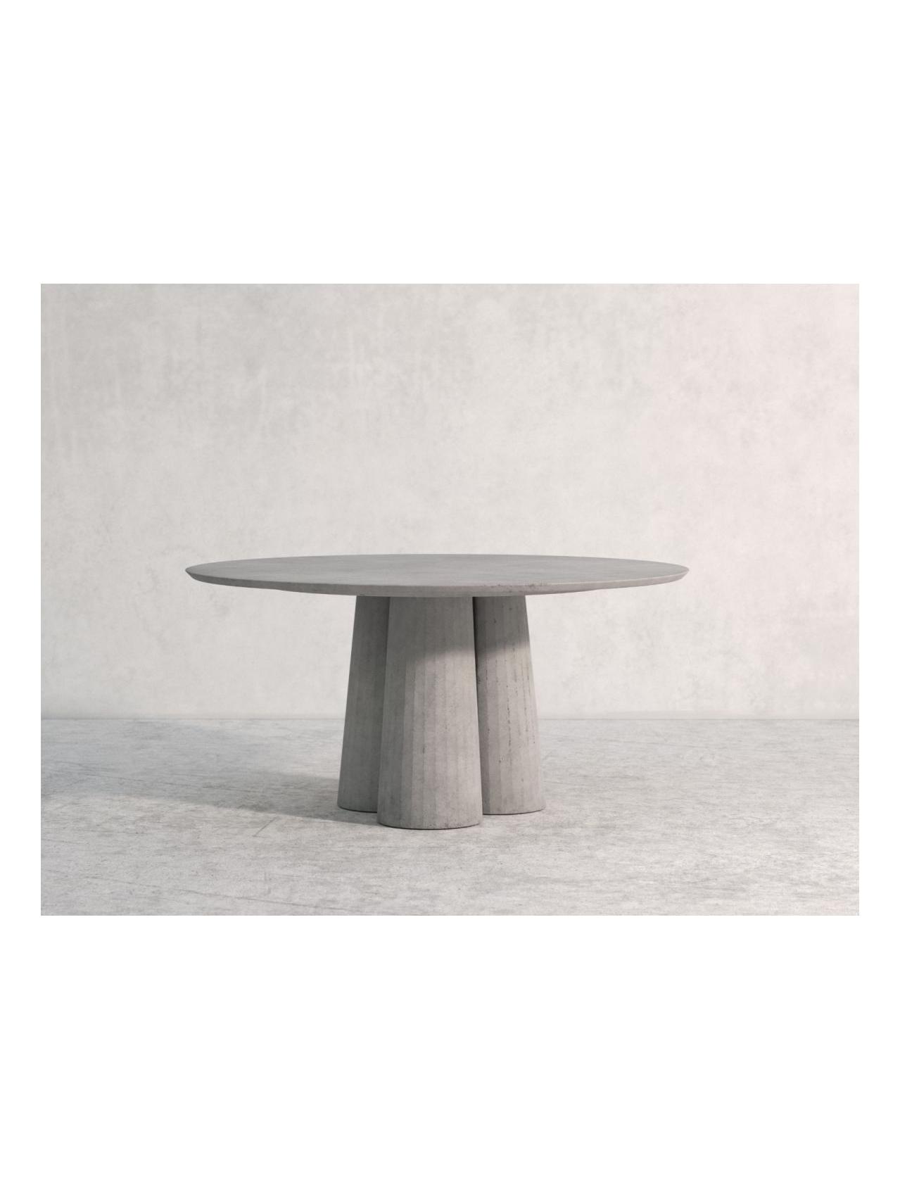 Fusto Dining Table Round Shape
