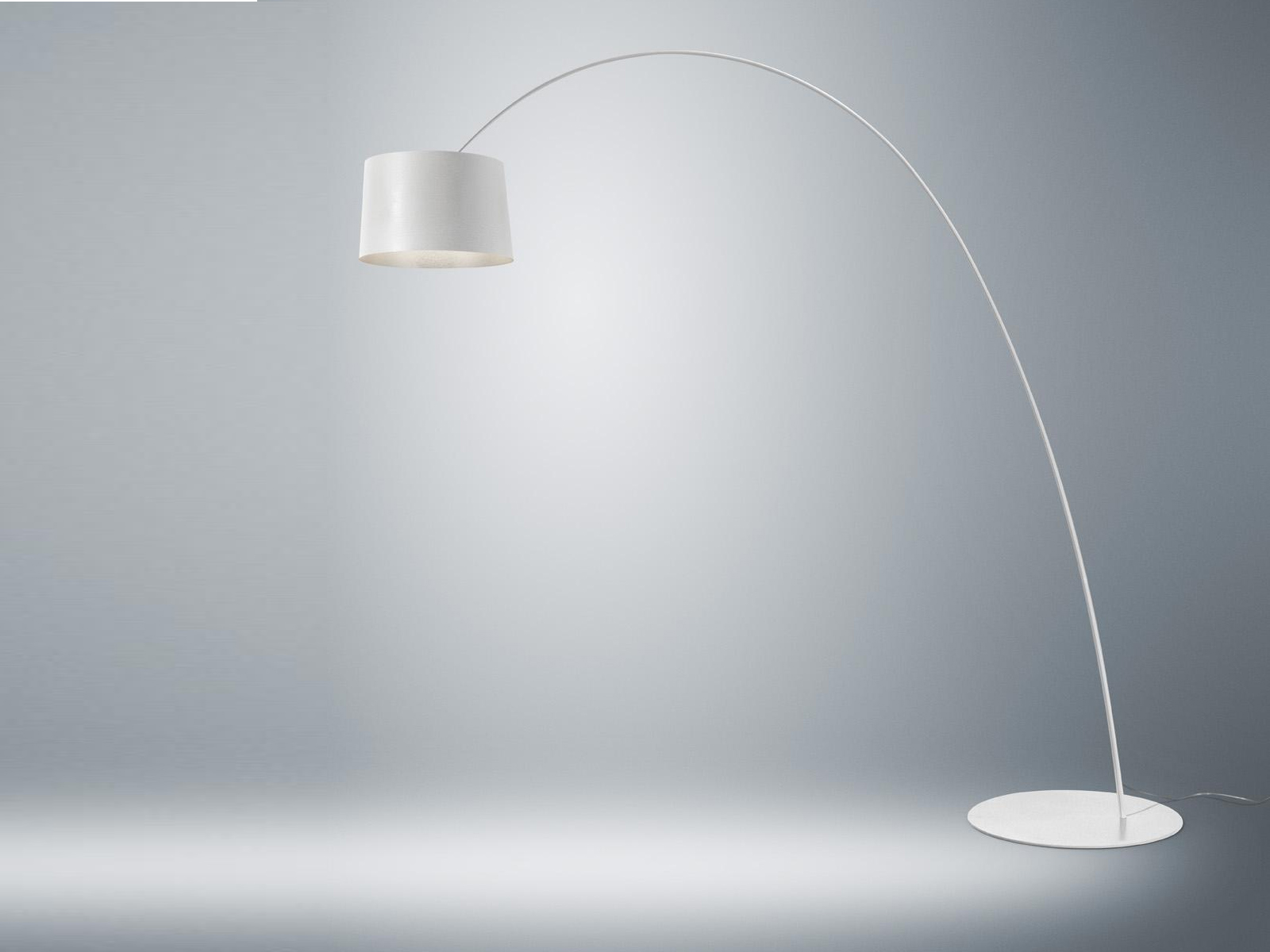 https://objectstorage.ap-seoul-1.oraclecloud.com/n/cnk6gaix2gpw/b/loqoqo-conv/o/foscarini/twiggy-elle-floor-lamp/twiggyellebianco4444.jpg