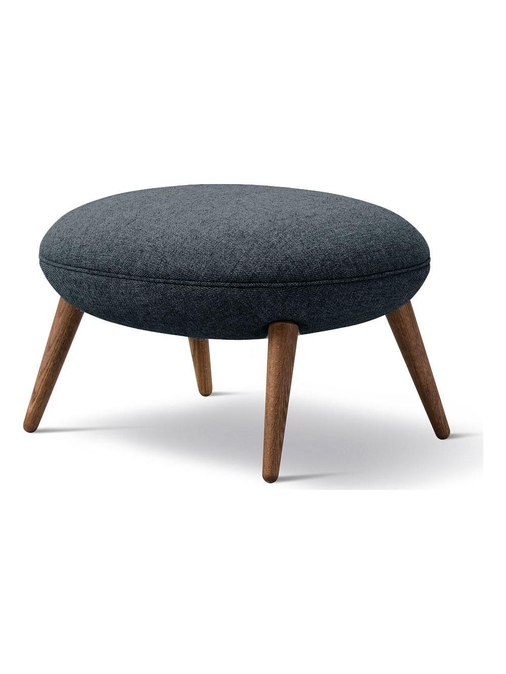 Swoon Ottoman - Fabric Cat. 3 Sunniva 2_172 / Smoked and Oiled Oak Frame