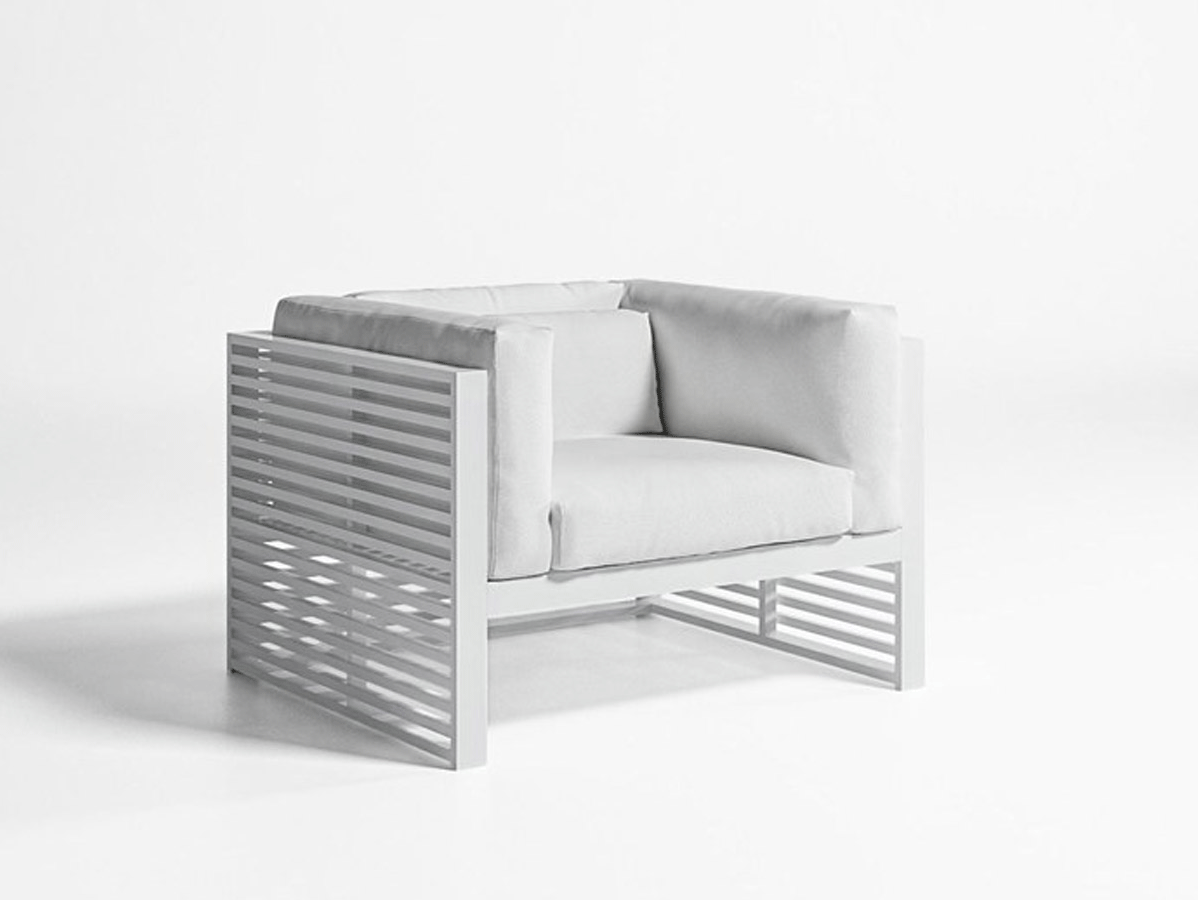 https://objectstorage.ap-seoul-1.oraclecloud.com/n/cnk6gaix2gpw/b/loqoqo-conv/o/gandia-blasco/dna-lounge-chair-white-silvertex-ice/armchair-dna_1.gif