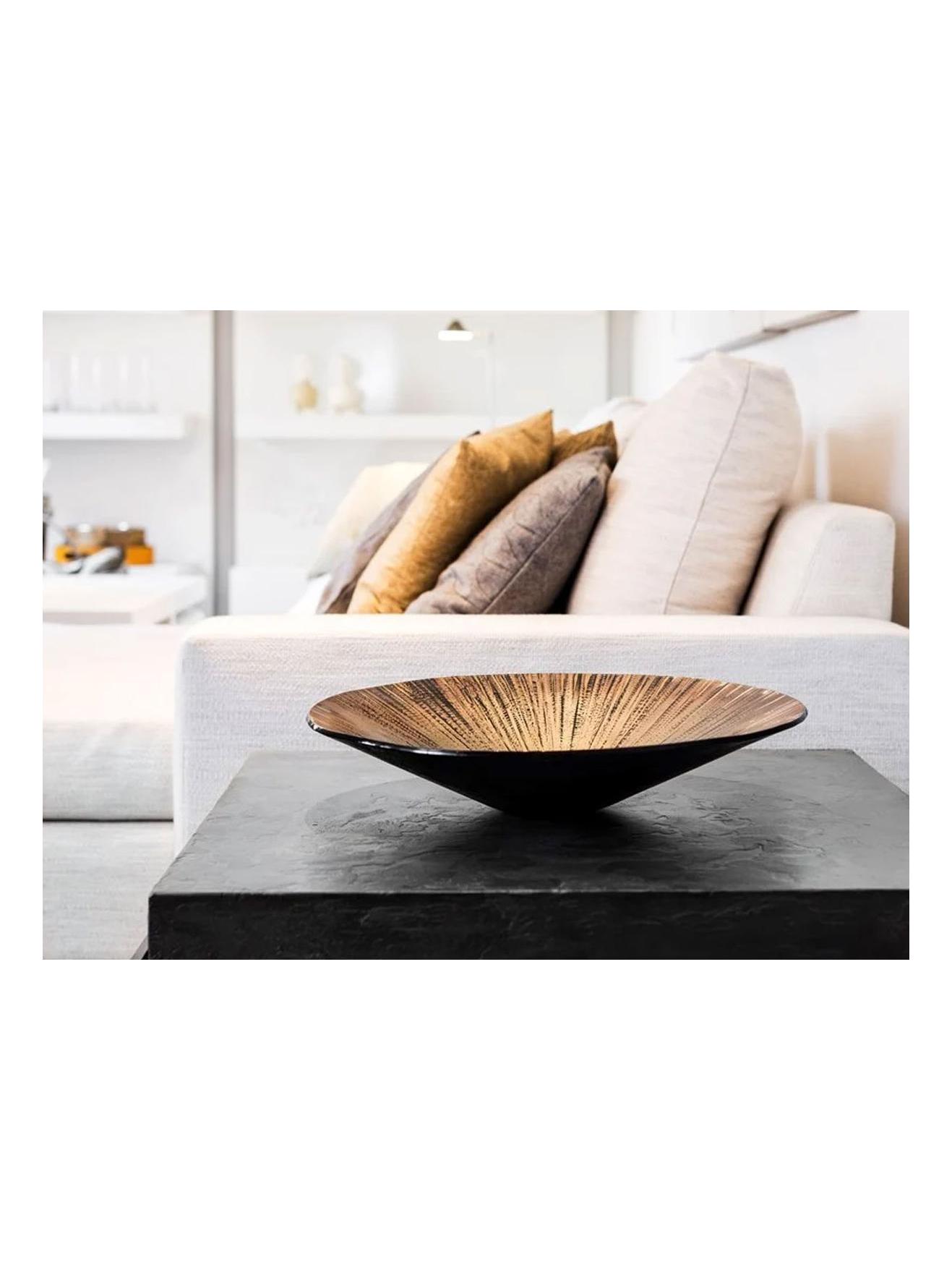 https://objectstorage.ap-seoul-1.oraclecloud.com/n/cnk6gaix2gpw/b/loqoqo-conv/o/gardeco/bateia-glass-centerpiece/Bateiacentrepiece2bronzeGardeco.jpg
