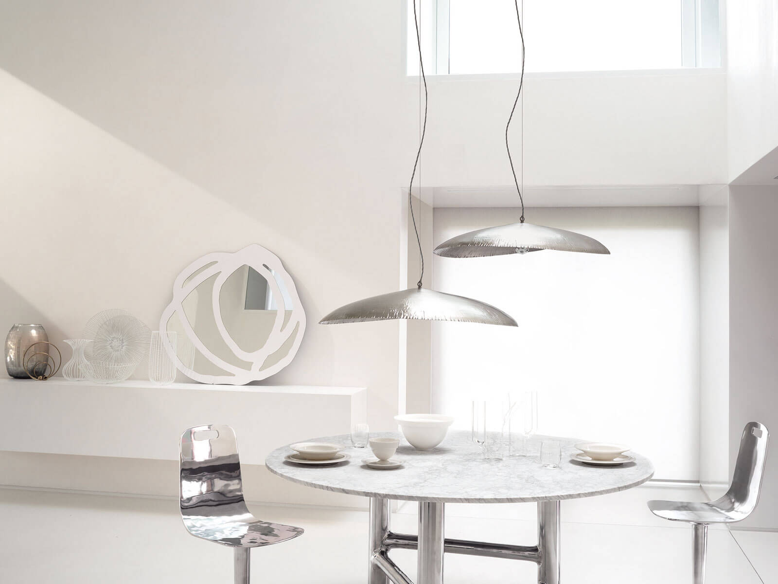 https://objectstorage.ap-seoul-1.oraclecloud.com/n/cnk6gaix2gpw/b/loqoqo-conv/o/gervasoni/silver-95-suspension-lamp/silver-95-suspension-lamp-salone-del-mobile-2019-gervasoni.jpg