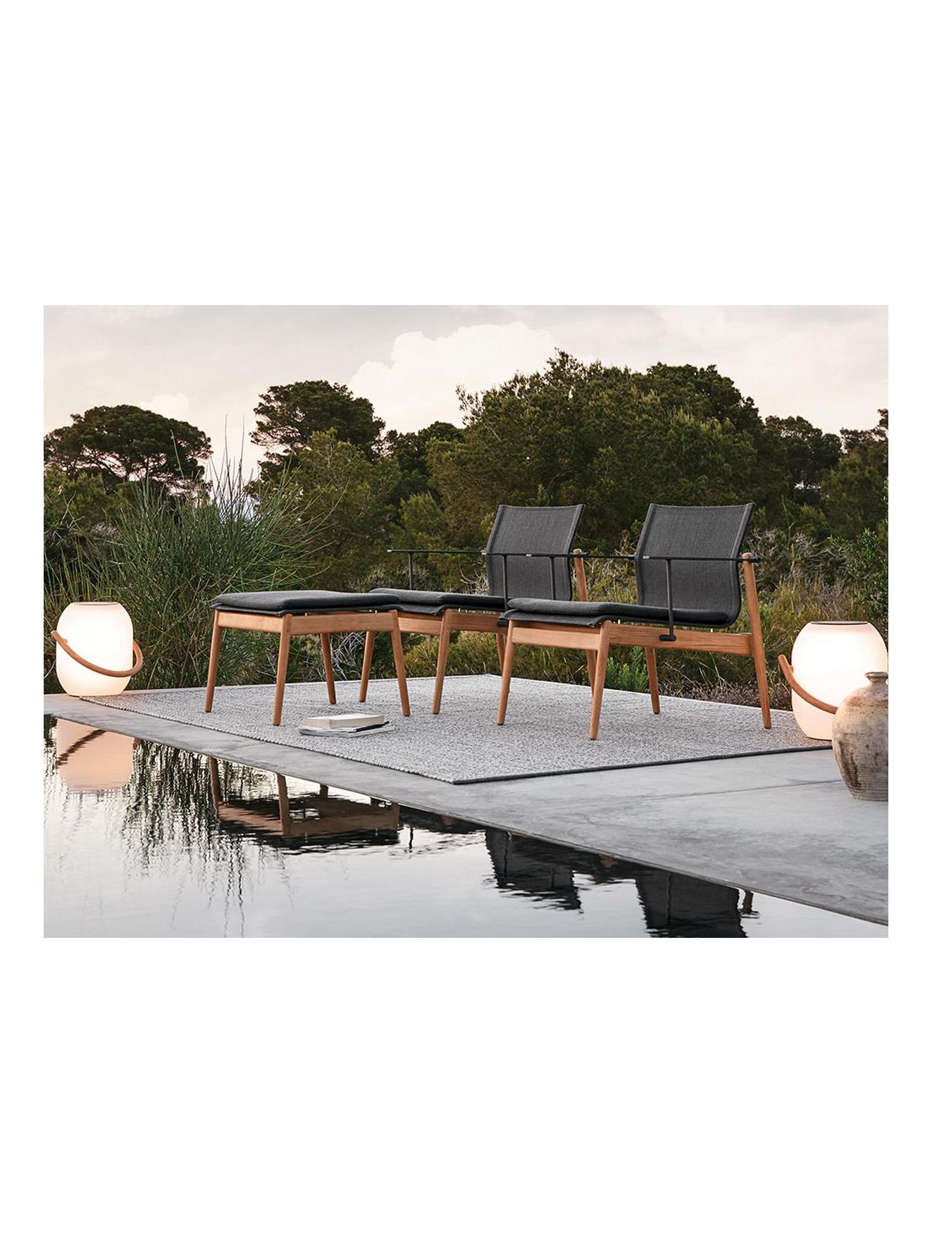 https://objectstorage.ap-seoul-1.oraclecloud.com/n/cnk6gaix2gpw/b/loqoqo-conv/o/gloster/ambient-cocoon-outdoor-floor-lamp/ambient-cocoon-lampade-gloster.jpg