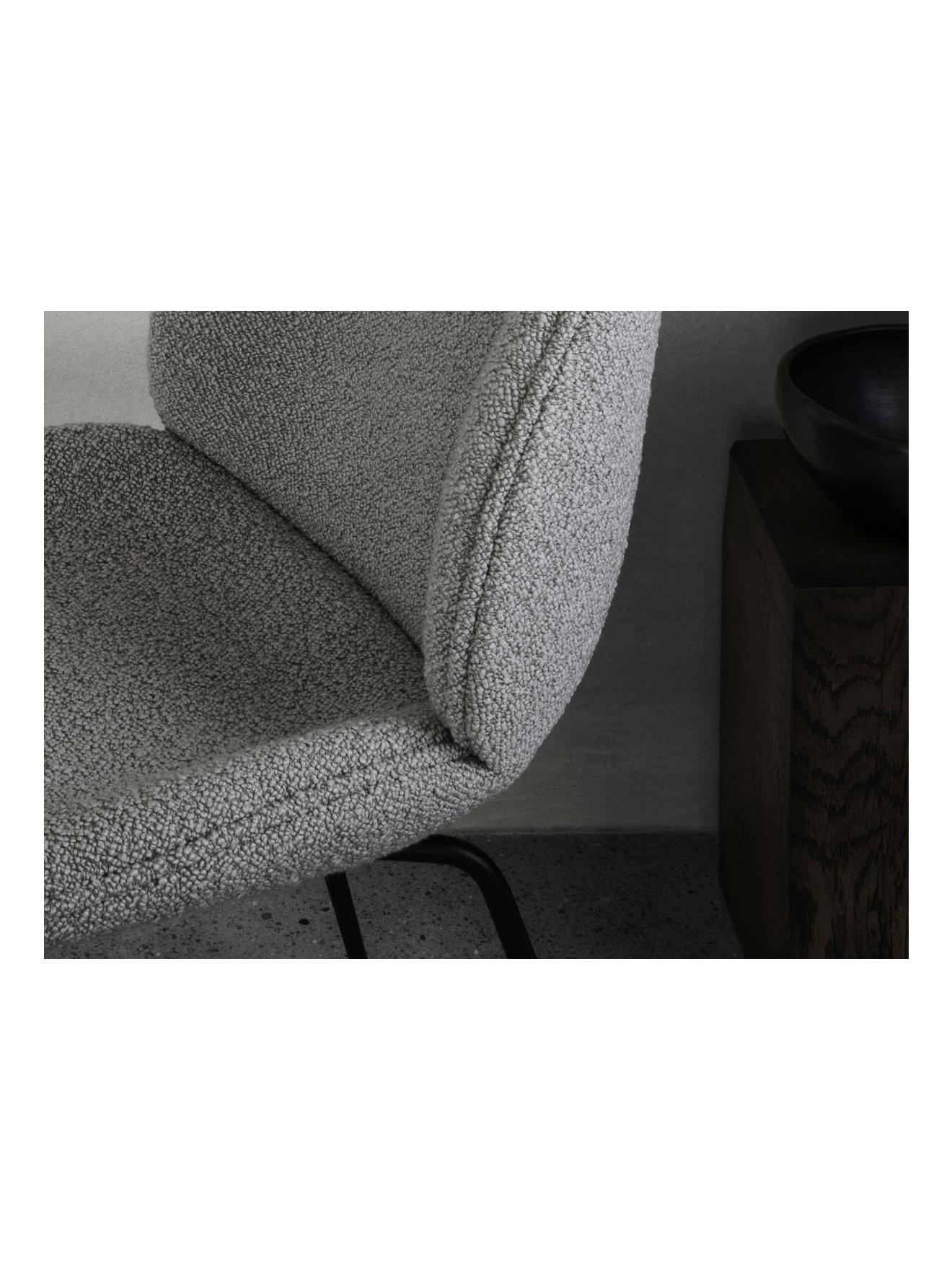 https://objectstorage.ap-seoul-1.oraclecloud.com/n/cnk6gaix2gpw/b/loqoqo-conv/o/gubi/beetle-chair-beautifully-boucle/beetle-beautifully-boucle-2.jpg