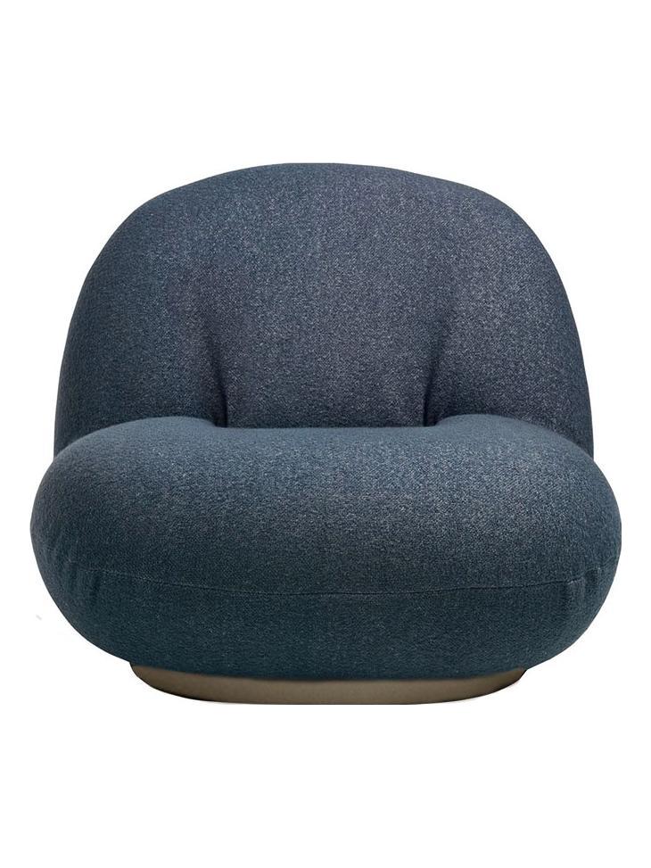 https://objectstorage.ap-seoul-1.oraclecloud.com/n/cnk6gaix2gpw/b/loqoqo-conv/o/gubi/pacha-lounge-chair-returning-swivel-fabric-cat-c-lupo-009-pearl-gold/pacha-main-2.jpg