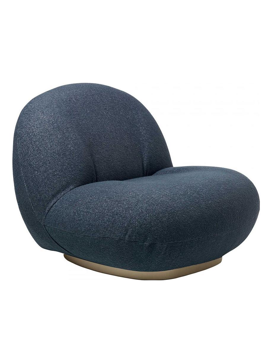 https://objectstorage.ap-seoul-1.oraclecloud.com/n/cnk6gaix2gpw/b/loqoqo-conv/o/gubi/pacha-lounge-chair-returning-swivel-fabric-cat-c-lupo-009-pearl-gold/pacha-main.jpg