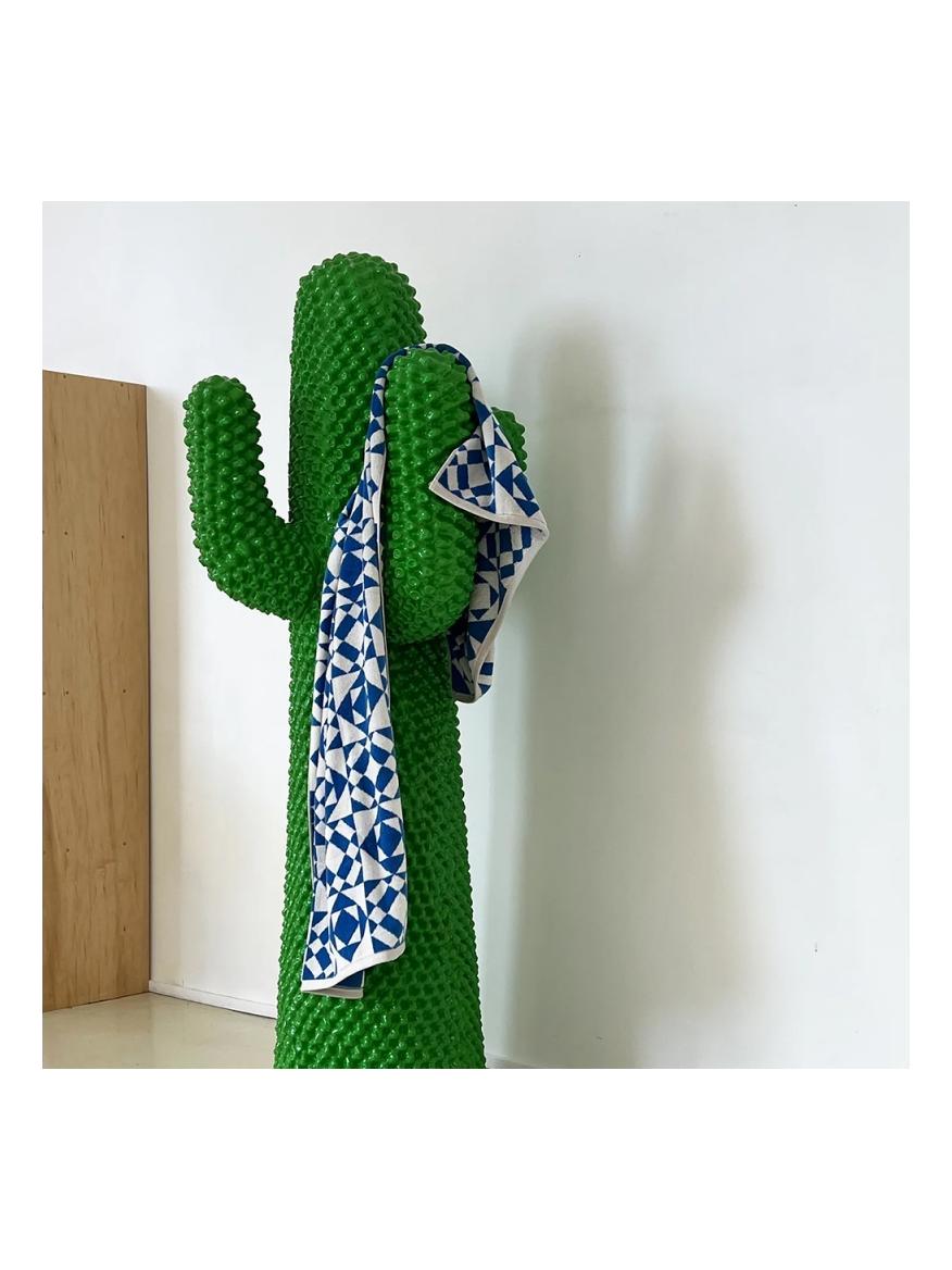 https://objectstorage.ap-seoul-1.oraclecloud.com/n/cnk6gaix2gpw/b/loqoqo-conv/o/gufram/radiant-cactus-coat-hanger-limited-edition/142520.jpg