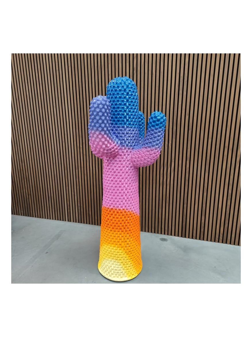 https://objectstorage.ap-seoul-1.oraclecloud.com/n/cnk6gaix2gpw/b/loqoqo-conv/o/gufram/sunrise-paul-smith-cactus-coat-hanger-limited-edition/142619.jpg