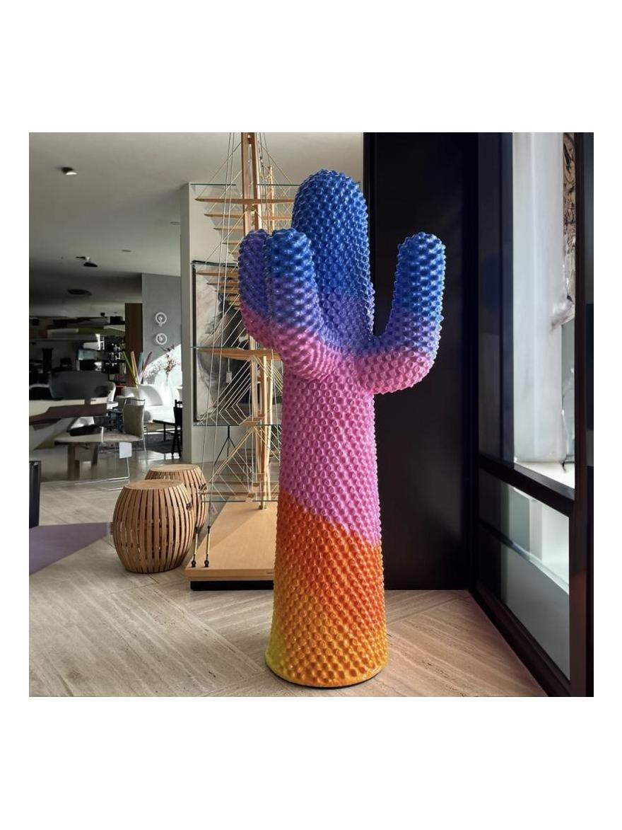 https://objectstorage.ap-seoul-1.oraclecloud.com/n/cnk6gaix2gpw/b/loqoqo-conv/o/gufram/sunrise-paul-smith-cactus-coat-hanger-limited-edition/149993.jpg