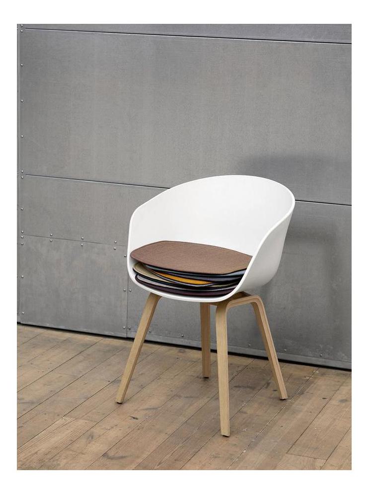 https://objectstorage.ap-seoul-1.oraclecloud.com/n/cnk6gaix2gpw/b/loqoqo-conv/o/hay/about-a-chair-seat-pad/cc80cd18-e745-4528-b3e8-c862a64fa32d.jpg
