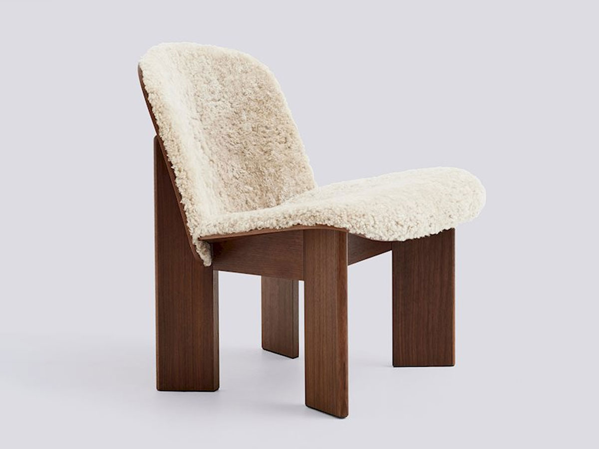 https://objectstorage.ap-seoul-1.oraclecloud.com/n/cnk6gaix2gpw/b/loqoqo-conv/o/hay/chisel-lounge-chair/hay-chisel-walnut-sheepskinmohawi-21-2.jpg