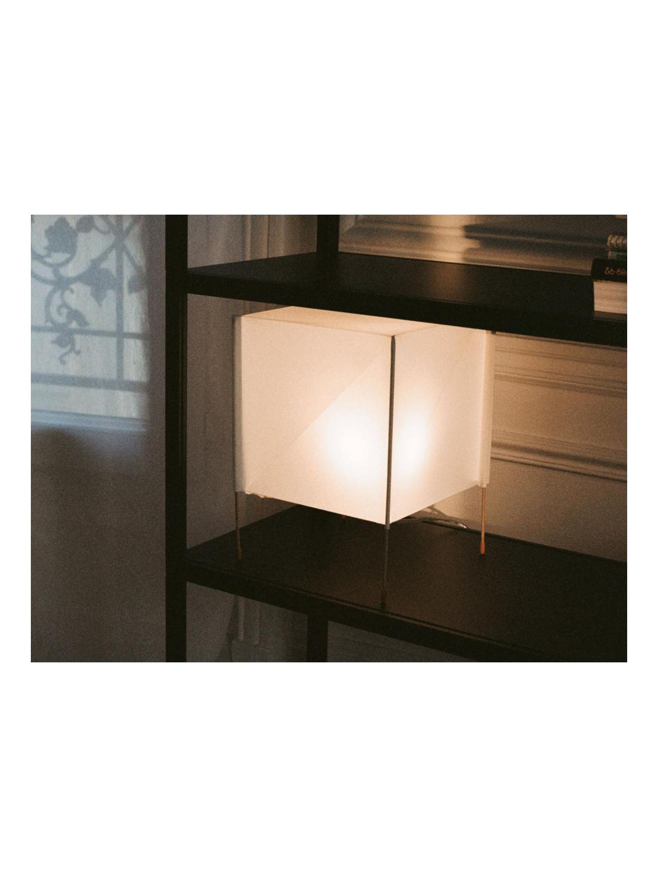 https://objectstorage.ap-seoul-1.oraclecloud.com/n/cnk6gaix2gpw/b/loqoqo-conv/o/hay/paper-cube-floor-lamp/PAPERCUBELAMPADA.jpg