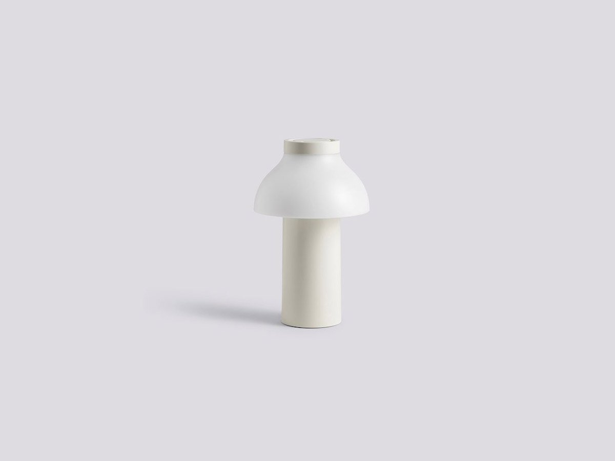https://objectstorage.ap-seoul-1.oraclecloud.com/n/cnk6gaix2gpw/b/loqoqo-conv/o/hay/pc-portable-table-lamp/pcportablehayCREAMWHITE_1.jpg