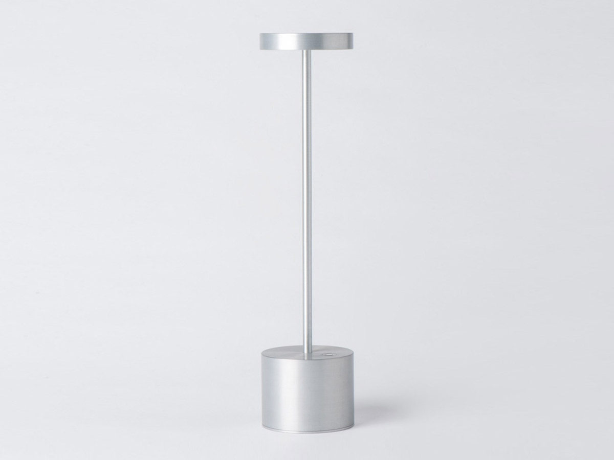 https://objectstorage.ap-seoul-1.oraclecloud.com/n/cnk6gaix2gpw/b/loqoqo-conv/o/hisle/luxciole-gm-table-lamp-silver-eu-charger/luxciole-silver_1.jpg