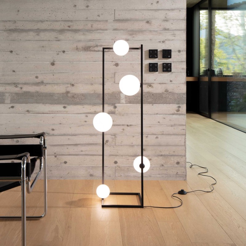 https://objectstorage.ap-seoul-1.oraclecloud.com/n/cnk6gaix2gpw/b/loqoqo-conv/o/ideal-lux/ideal-lux-angolo-rectangular-floor-lamp-with-spherical-diffusers/86160.jpg