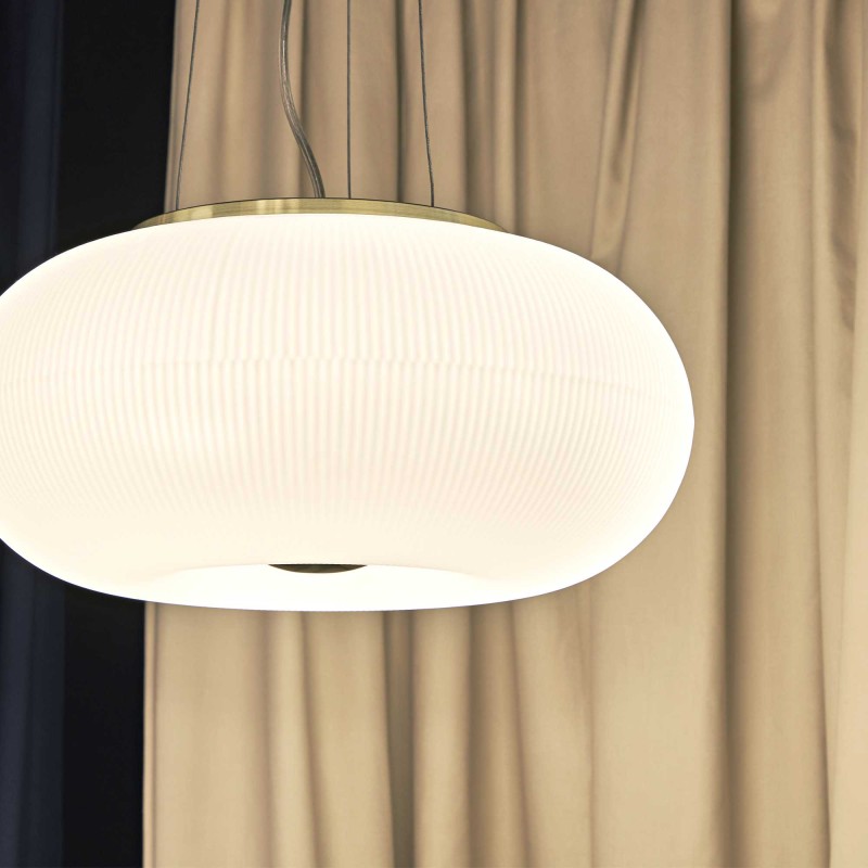 https://objectstorage.ap-seoul-1.oraclecloud.com/n/cnk6gaix2gpw/b/loqoqo-conv/o/ideal-lux/ideal-lux-arizona-glass-suspension-led-lamp-with-brass-details/81370.jpg