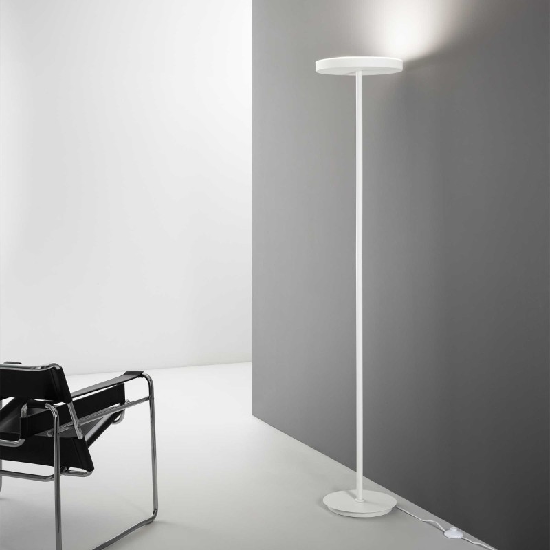 https://objectstorage.ap-seoul-1.oraclecloud.com/n/cnk6gaix2gpw/b/loqoqo-conv/o/ideal-lux/ideal-lux-colonna-minimal-led-floor-lamp-in-metal/81678.jpg