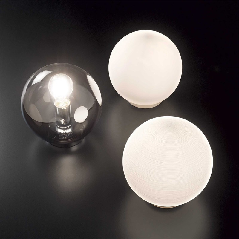 https://objectstorage.ap-seoul-1.oraclecloud.com/n/cnk6gaix2gpw/b/loqoqo-conv/o/ideal-lux/ideal-lux-mapa-white-spherical-table-lamp/124681.jpg