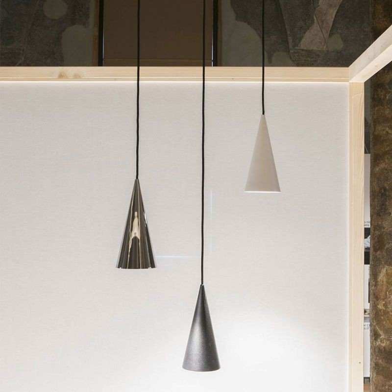 https://objectstorage.ap-seoul-1.oraclecloud.com/n/cnk6gaix2gpw/b/loqoqo-conv/o/ivela/iconica-black-cone-suspension-led-9-5-w-3000-k-luce-calda/5207.jpg