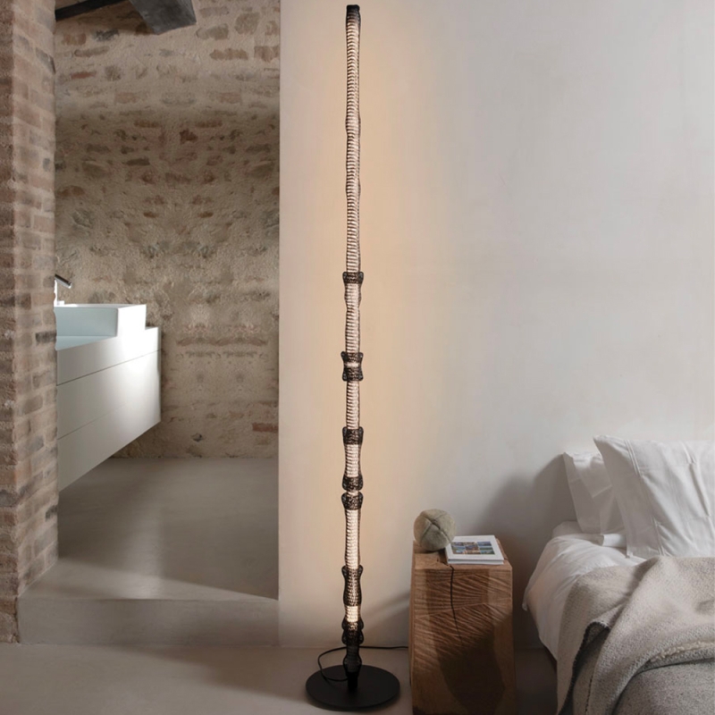 https://objectstorage.ap-seoul-1.oraclecloud.com/n/cnk6gaix2gpw/b/loqoqo-conv/o/karman/accipicchio-led-floor-lamp-2700-k/127098.jpg