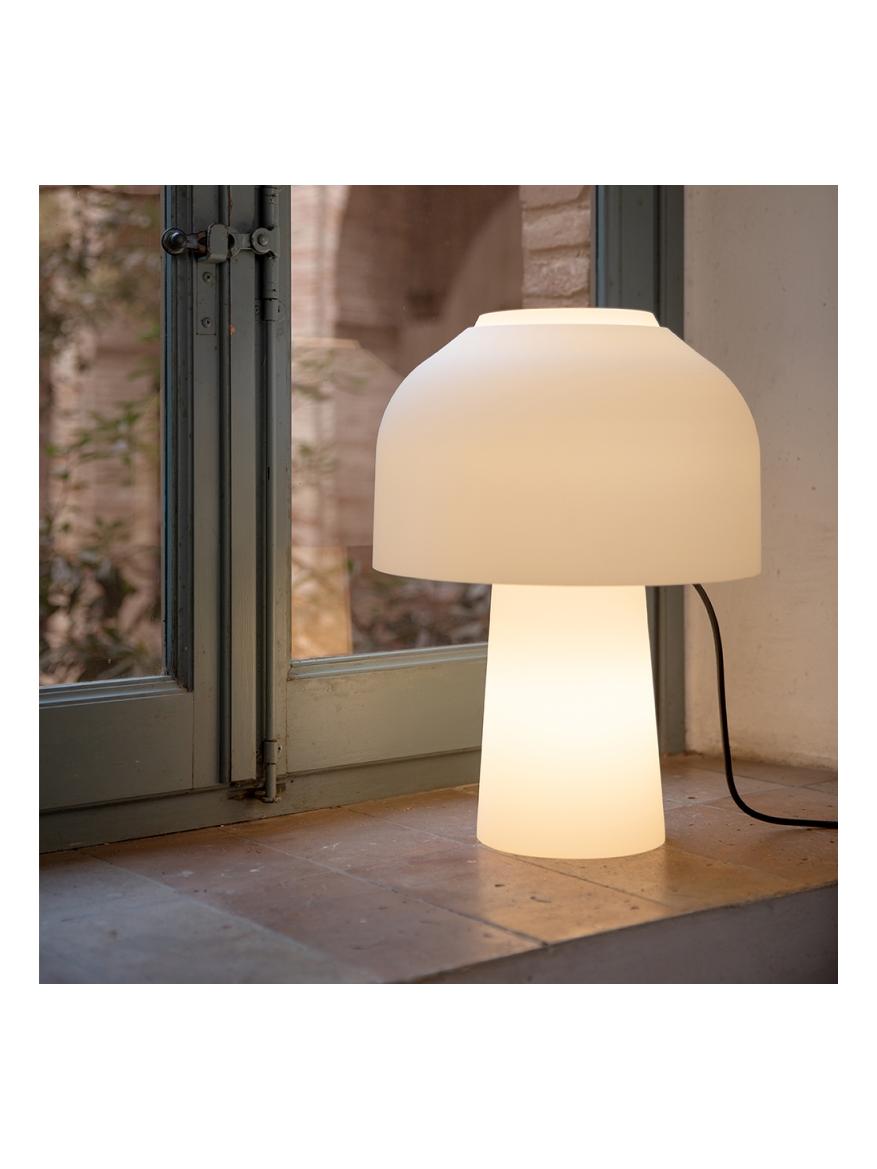 https://objectstorage.ap-seoul-1.oraclecloud.com/n/cnk6gaix2gpw/b/loqoqo-conv/o/karman/lilly-led-table-lamp/148998.jpg