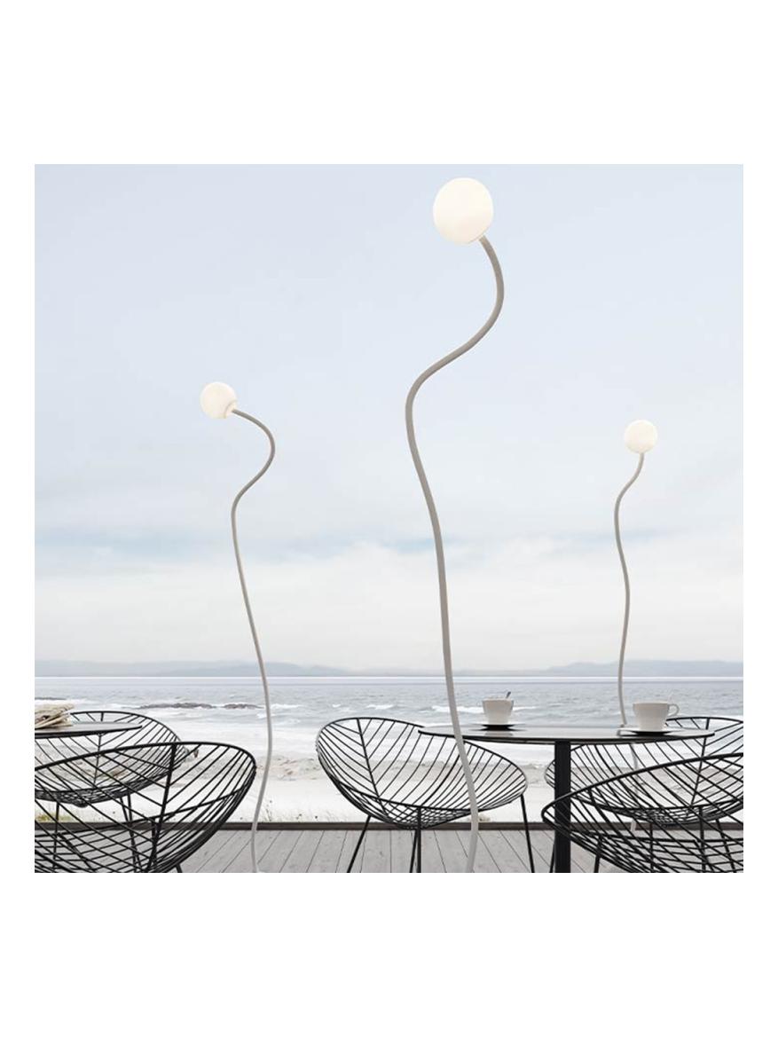 https://objectstorage.ap-seoul-1.oraclecloud.com/n/cnk6gaix2gpw/b/loqoqo-conv/o/karman/moony-outdoor-led-floor-lamp/160076.jpg