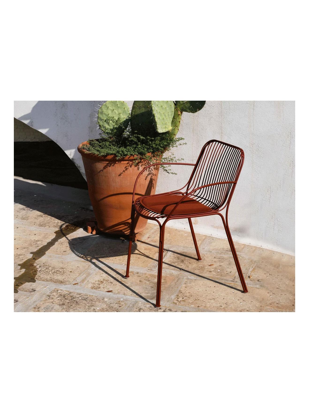 https://objectstorage.ap-seoul-1.oraclecloud.com/n/cnk6gaix2gpw/b/loqoqo-conv/o/kartell/hiray-outdoor-chair/KartellHiraySmallArmchairRust3.jpg