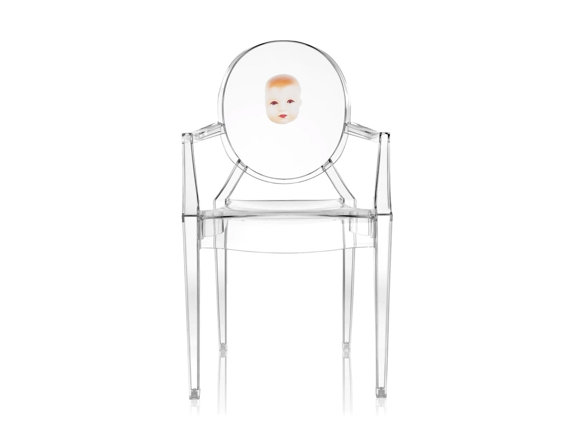 https://objectstorage.ap-seoul-1.oraclecloud.com/n/cnk6gaix2gpw/b/loqoqo-conv/o/kartell/louis-ghost-armchair-decorated/LouisGhostchairdecoratedbambinoKartell.jpg