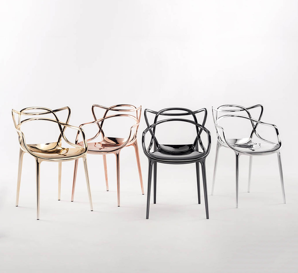 https://objectstorage.ap-seoul-1.oraclecloud.com/n/cnk6gaix2gpw/b/loqoqo-conv/o/kartell/masters-metallized-chair/masters-chair-metal-kartell.jpg