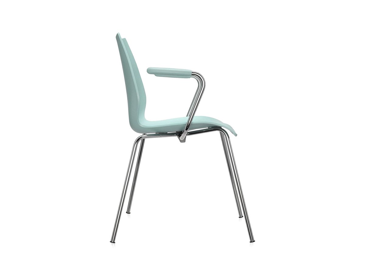 https://objectstorage.ap-seoul-1.oraclecloud.com/n/cnk6gaix2gpw/b/loqoqo-conv/o/kartell/maui-armchair/azzurro3.jpg