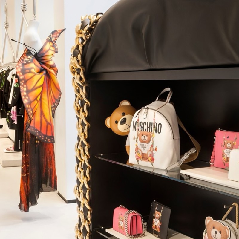 https://objectstorage.ap-seoul-1.oraclecloud.com/n/cnk6gaix2gpw/b/loqoqo-conv/o/kartell/x-moschino-toy-teddy-bear-led-lamp/70371.jpg