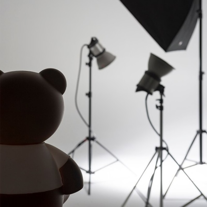https://objectstorage.ap-seoul-1.oraclecloud.com/n/cnk6gaix2gpw/b/loqoqo-conv/o/kartell/x-moschino-toy-teddy-bear-led-lamp/70373.jpg