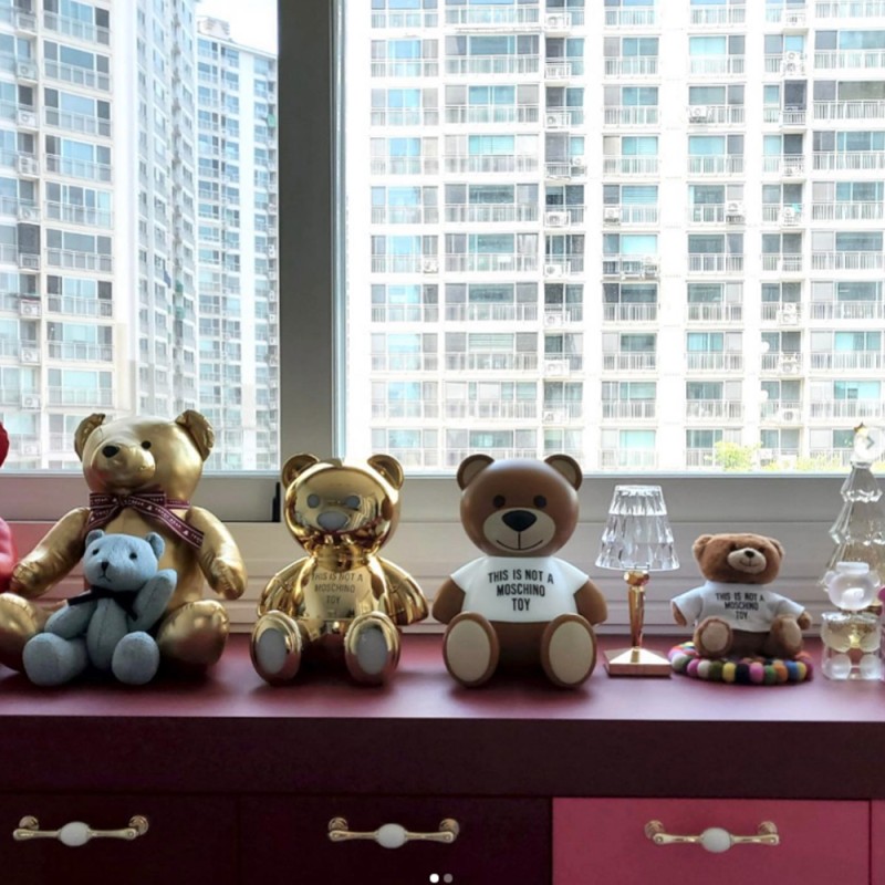 https://objectstorage.ap-seoul-1.oraclecloud.com/n/cnk6gaix2gpw/b/loqoqo-conv/o/kartell/x-moschino-toy-teddy-bear-led-lamp/70381.jpg