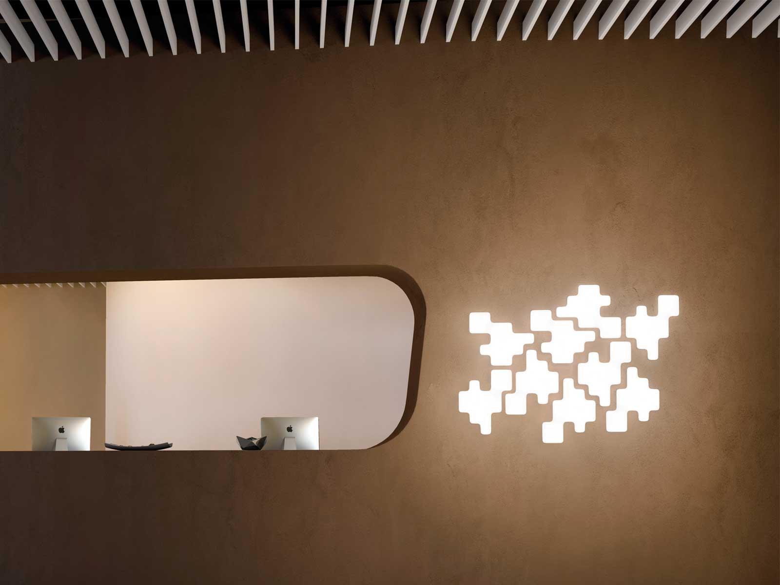 https://objectstorage.ap-seoul-1.oraclecloud.com/n/cnk6gaix2gpw/b/loqoqo-conv/o/kdln/pixel-wall-ceiling-lamp/pixel-kundalini.jpg