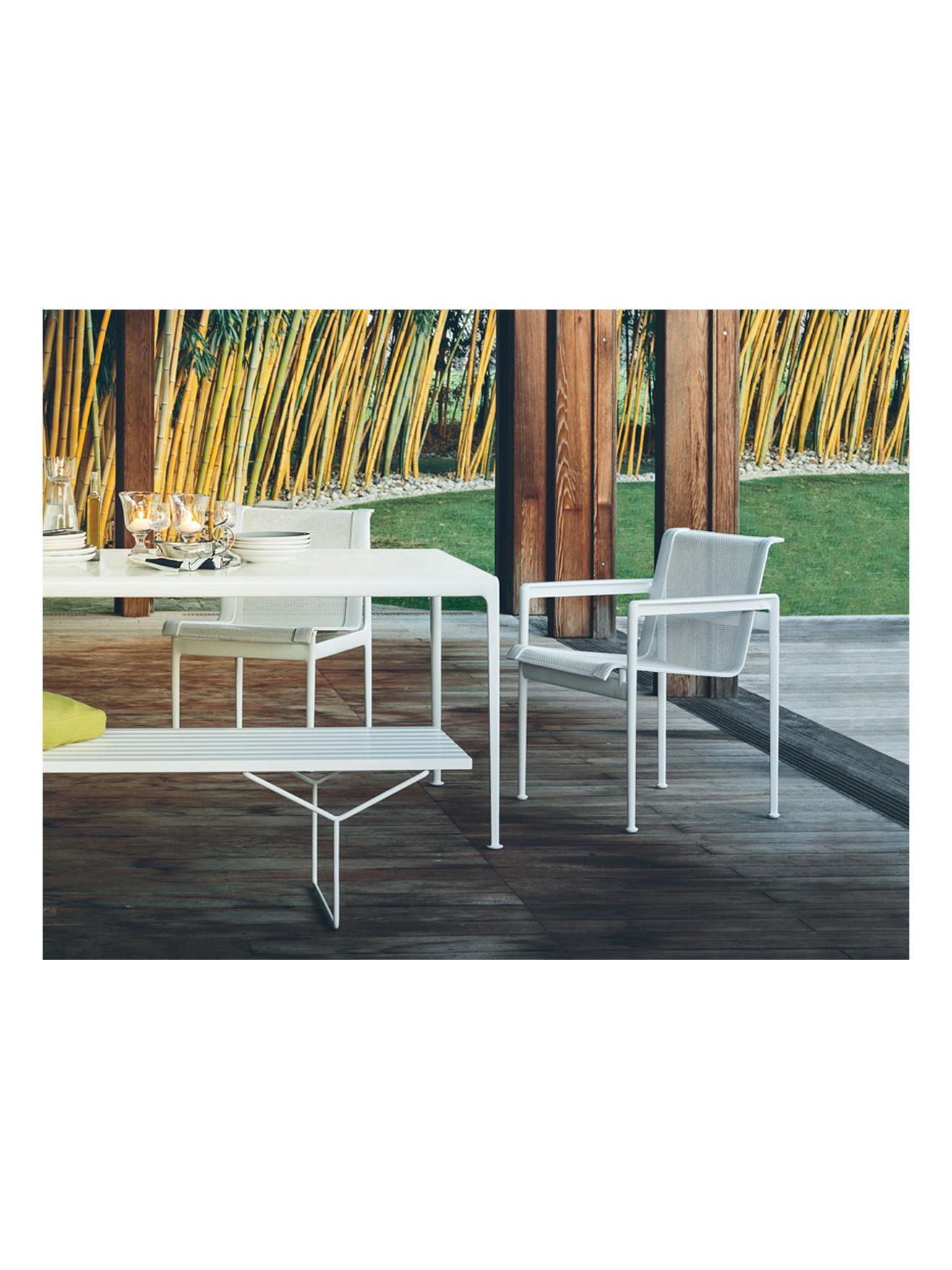 https://objectstorage.ap-seoul-1.oraclecloud.com/n/cnk6gaix2gpw/b/loqoqo-conv/o/knoll/1966-outdoor-dining-chair-white/knoll---1966-sedia---dining-chair-3.jpg