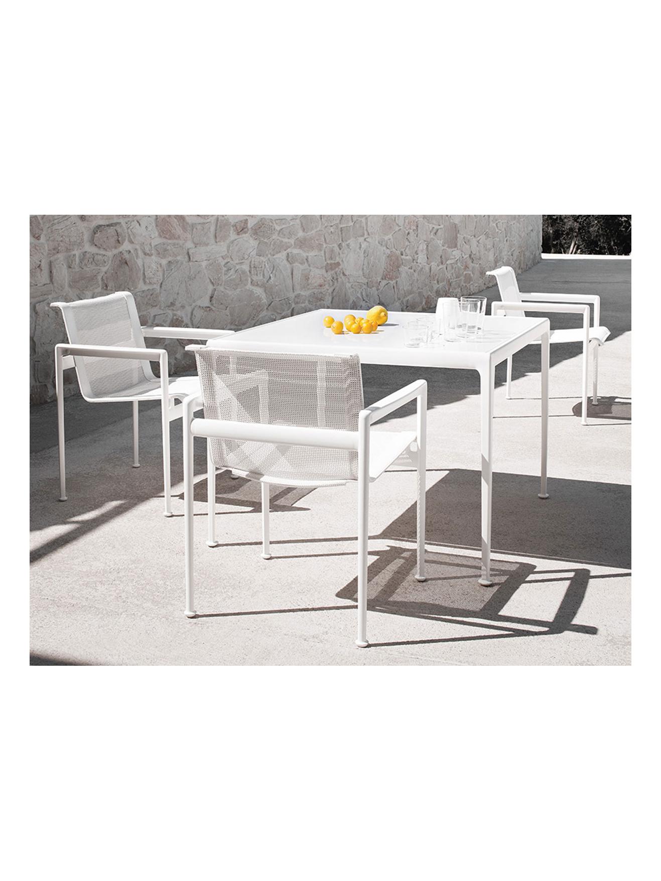 https://objectstorage.ap-seoul-1.oraclecloud.com/n/cnk6gaix2gpw/b/loqoqo-conv/o/knoll/1966-outdoor-dining-chair-white/knoll---1966-sedia---dining-chair-4.jpg