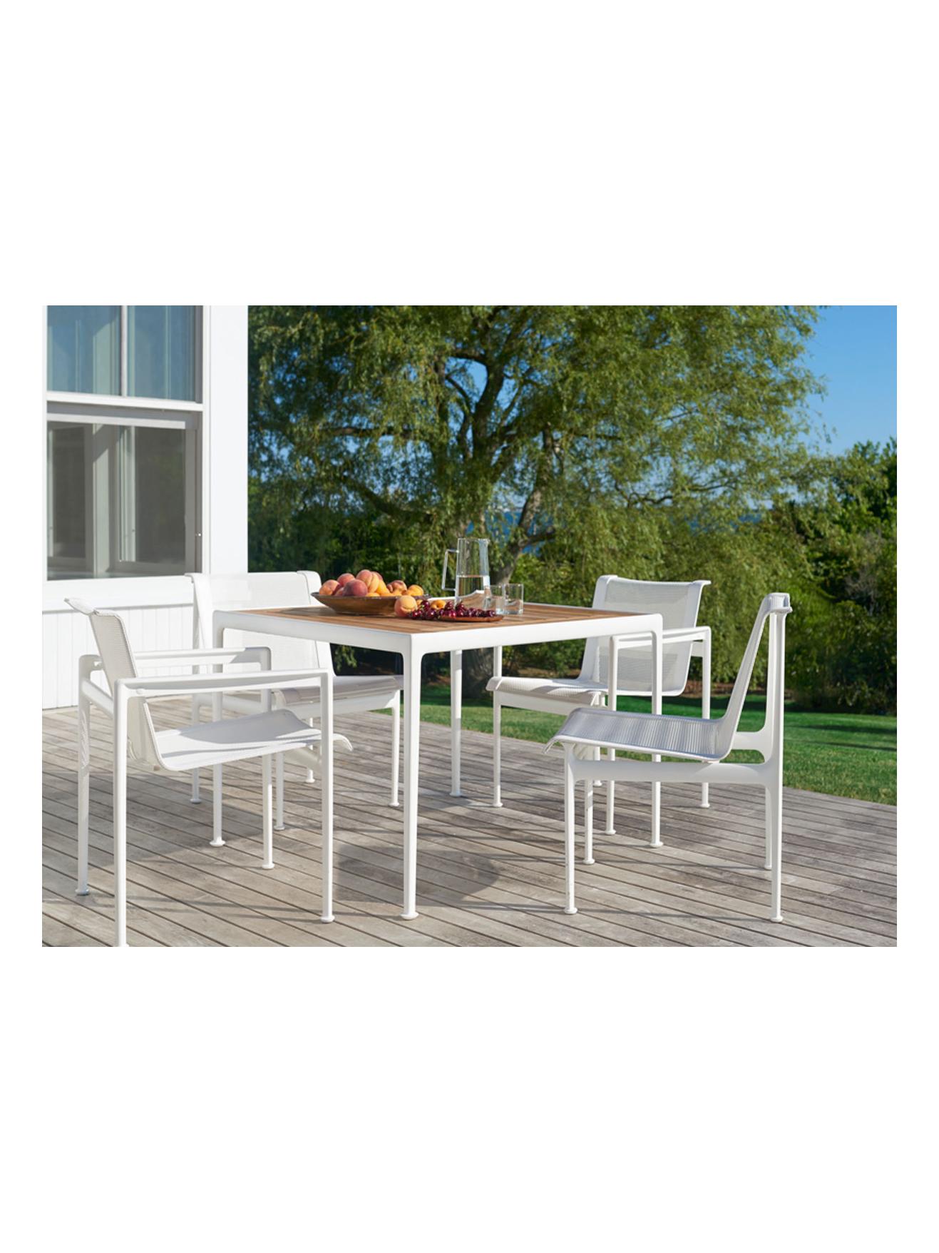 https://objectstorage.ap-seoul-1.oraclecloud.com/n/cnk6gaix2gpw/b/loqoqo-conv/o/knoll/1966-outdoor-dining-chair-white/knoll---1966-sedia---dining-chair-6.jpg