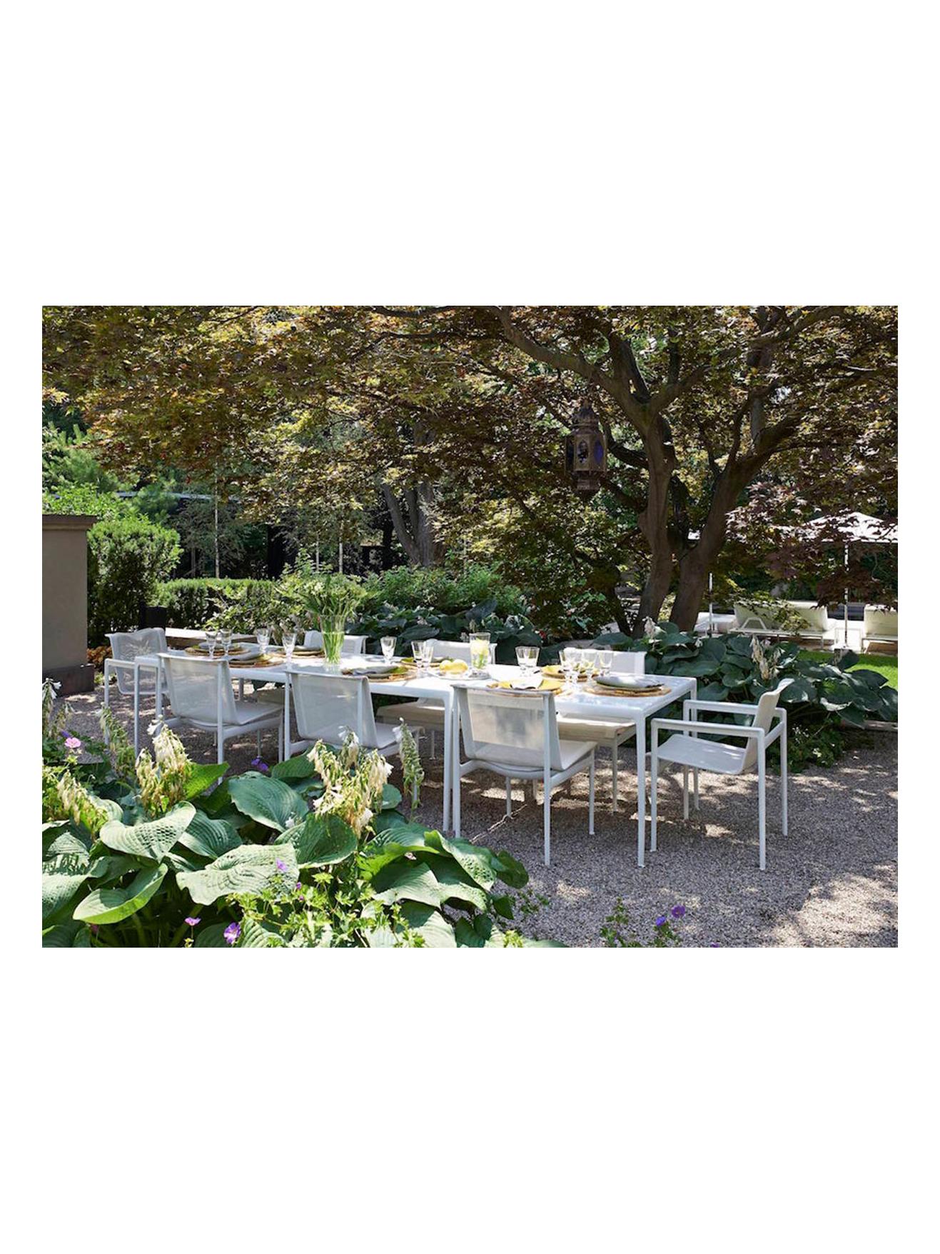 https://objectstorage.ap-seoul-1.oraclecloud.com/n/cnk6gaix2gpw/b/loqoqo-conv/o/knoll/1966-outdoor-dining-chair-white/knoll---1966-sedia---dining-chair-7.jpg