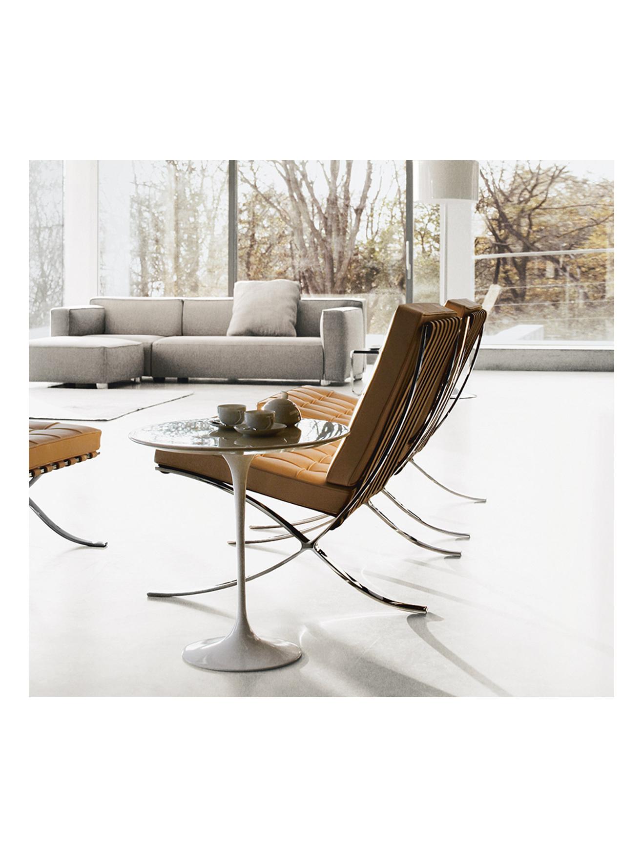 https://objectstorage.ap-seoul-1.oraclecloud.com/n/cnk6gaix2gpw/b/loqoqo-conv/o/knoll/saarinen-coffee-table-o-51-white-top/saarinen-tavolino-bianco-d-52-ambiente-3-knoll.jpg