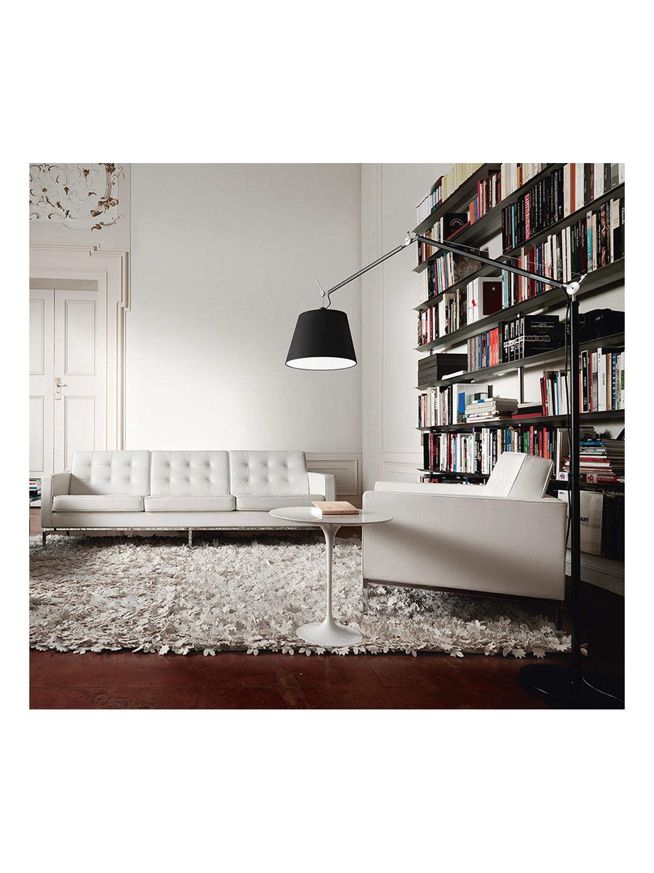 https://objectstorage.ap-seoul-1.oraclecloud.com/n/cnk6gaix2gpw/b/loqoqo-conv/o/knoll/saarinen-coffee-table-o-51-white-top/saarinen-tavolino-bianco-d-52-ambiente-knoll.jpg