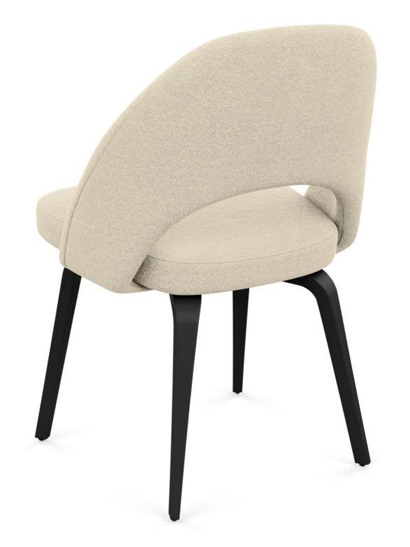 https://objectstorage.ap-seoul-1.oraclecloud.com/n/cnk6gaix2gpw/b/loqoqo-conv/o/knoll/saarinen-conference-armchair-ebonized-oak-curly-02-cu-ivory/saarinen-conference-1-gambe-in-rovere-ebanizzato-boucle-curly-avorio-knoll.jpg