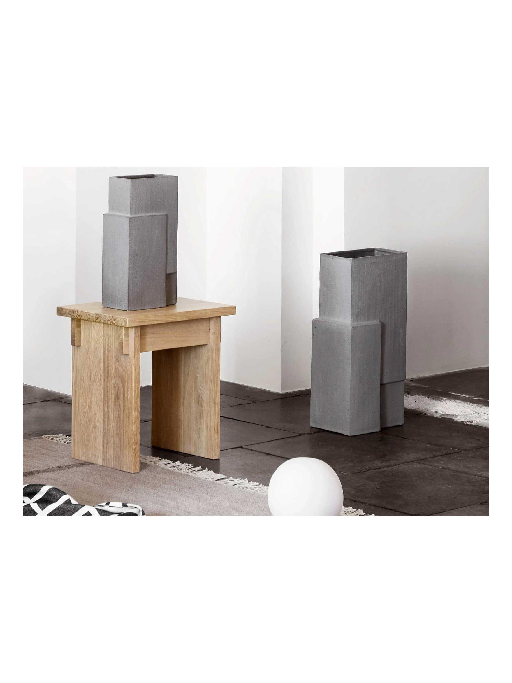 https://objectstorage.ap-seoul-1.oraclecloud.com/n/cnk6gaix2gpw/b/loqoqo-conv/o/kristina-dam-studio/monolith-vase/monolith-serax-vase.jpg