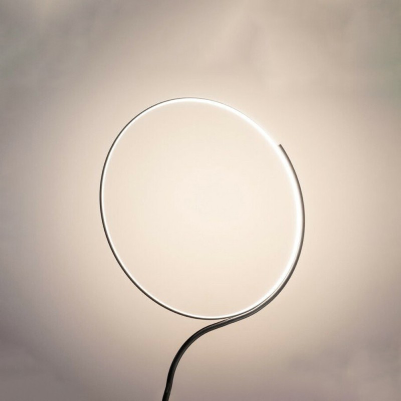https://objectstorage.ap-seoul-1.oraclecloud.com/n/cnk6gaix2gpw/b/loqoqo-conv/o/kundalini/poise-led-ring-light-table-lamp/71521.jpg