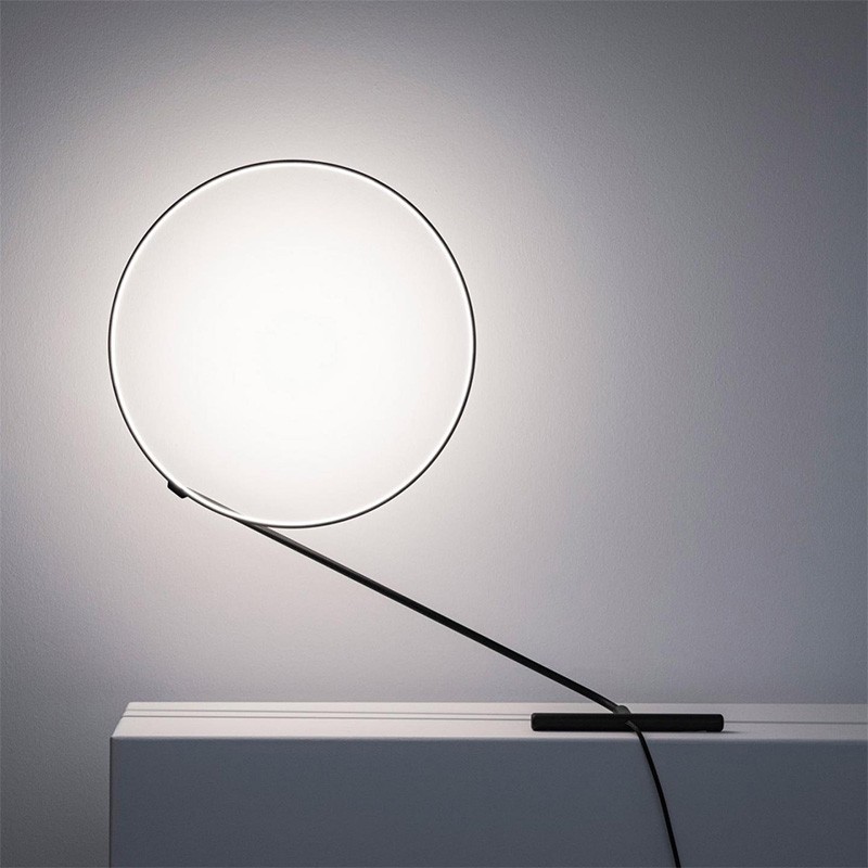 https://objectstorage.ap-seoul-1.oraclecloud.com/n/cnk6gaix2gpw/b/loqoqo-conv/o/kundalini/poise-rotating-led-ring-light-table-lamp/59002.jpg