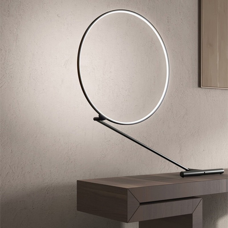 https://objectstorage.ap-seoul-1.oraclecloud.com/n/cnk6gaix2gpw/b/loqoqo-conv/o/kundalini/poise-rotating-led-ring-light-table-lamp/59005.jpg