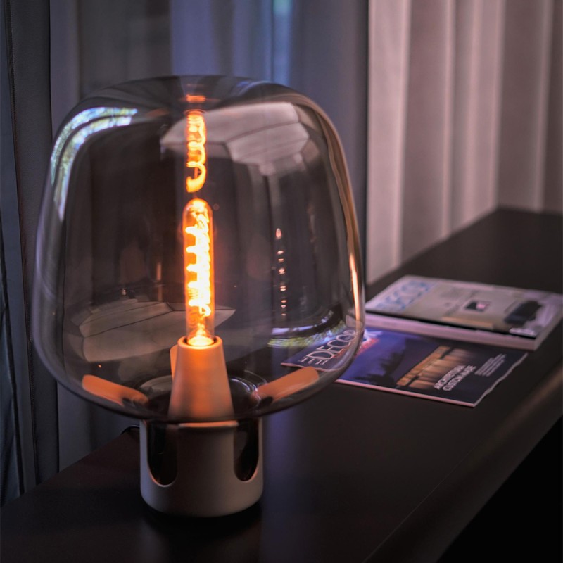 https://objectstorage.ap-seoul-1.oraclecloud.com/n/cnk6gaix2gpw/b/loqoqo-conv/o/lodes/lodes-flar-glass-table-lamp/66714.jpg